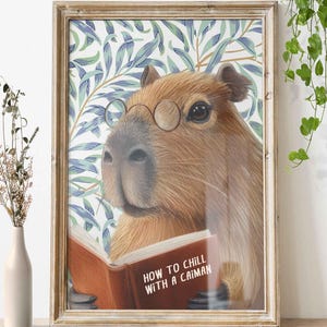 Stampa digitale di capibara, poster divertente con animali che leggono come rilassarsi con un caimano