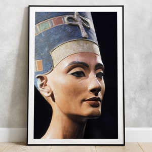 Poster NEFERTITI Bust sculpture PRINT | wall art Egyptian Queen pharaoh | ancient Egypt Antiquities | Painted Limestone statue Berlin Museum