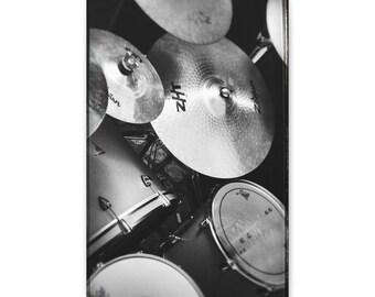 Cuadro decorativo de pared en lienzo mate con batería en blanco y negro.