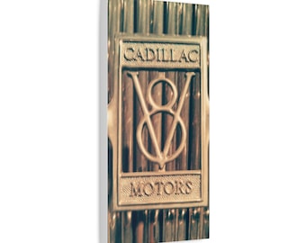 Emblema Cadillac V8 en lienzo mate