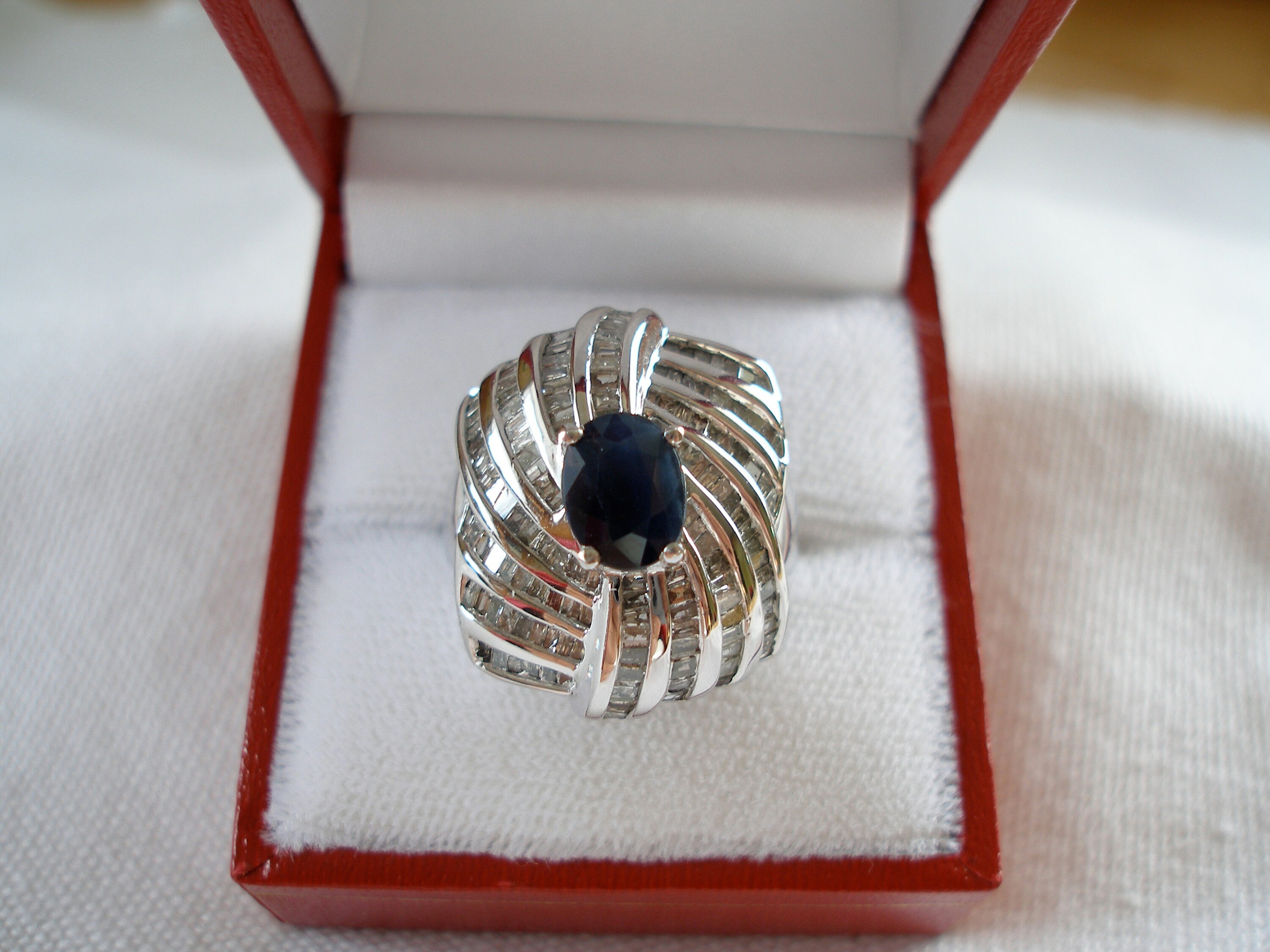 3.25 カラット サファイア ソリティア & ダイヤモンド 14K ホワイト