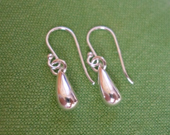 Sterling Silver 'Teardrop' Dangle Earrings