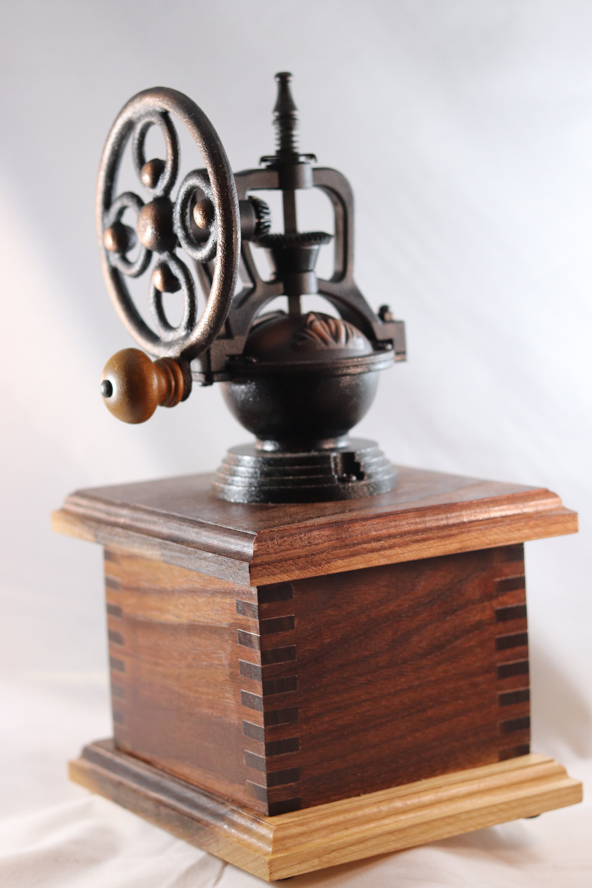 Old Fashioned Hand Cranked Coffee Grinder Etsy