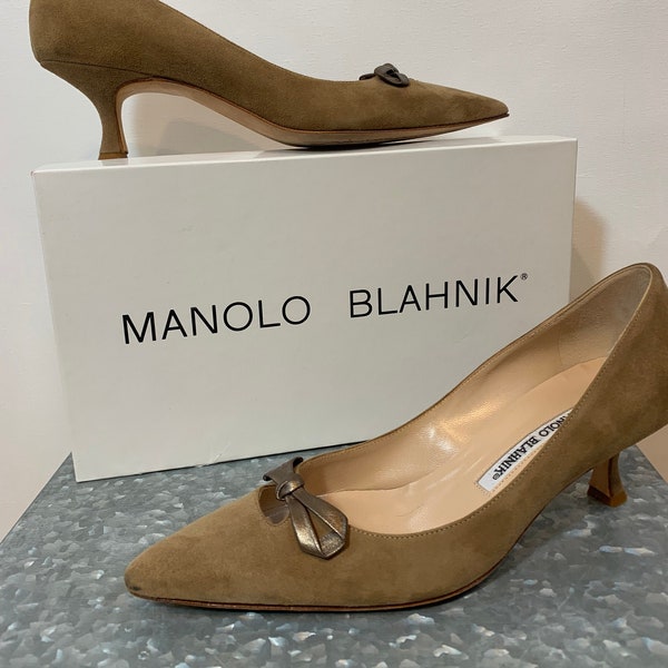 MANOLO BLAHNIK Designer Suede Kitten Heels - Tan with Bows size 37 Italian Pumps