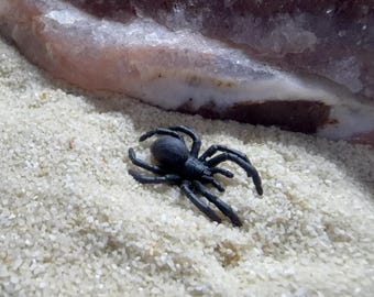 Mini spider figurine VERY SMALL