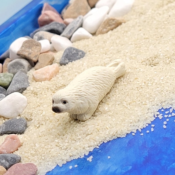 Mini harp seal figurine VERY SMALL