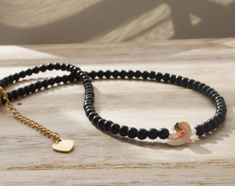 Men's Black Onyx Beaded Necklace with Shell Charm - Stylish Beach Lover's Choker