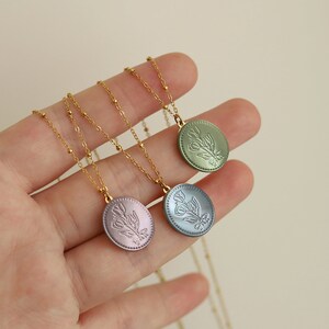 Tulip Pendant Necklace with Green Beaded Chain