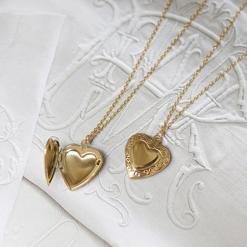 Personalized Dainty Heart Shape Locket Necklace, Love Locket Necklace 18k Gold Plated |Long Distance Relationship Gift for Girlfriend 