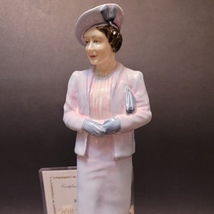 Royal Doulton H M QUEEN ELIZABETH The Queen Mother. HN 3944.  Limited  edition. Box, certificate.
