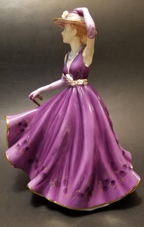 Royal Doulton Pretty Ladies FOY 2011 EMMA. HN 5426. Box