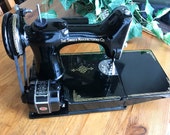 Vintage Singer 221 Featherweight Sewing Machine