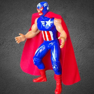 Figura de Capitán América luchadora de 18 cm de altura. imagen 3