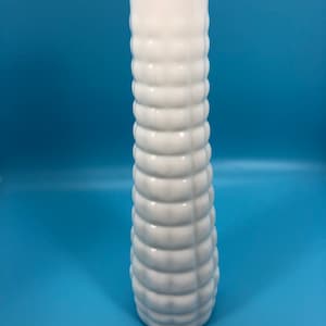Milk Glass Bud Vase E O Brody Co in beautiful shape Corn Cobb design