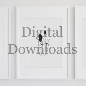 Puede incluir: Tres dibujos en blanco y negro enmarcados. El marco central tiene el texto "Descargas digitales" en gris. El marco izquierdo muestra una mano sosteniendo un anillo. El marco derecho muestra tres dibujos de una pareja abrazándose.