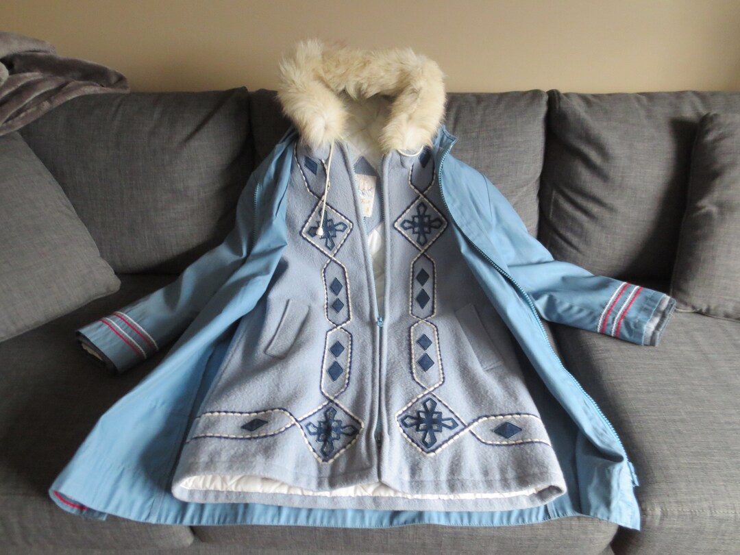 Vintage Pure Virgin Wool Coat Parka Fur Lined Hood Snowflakes Applique