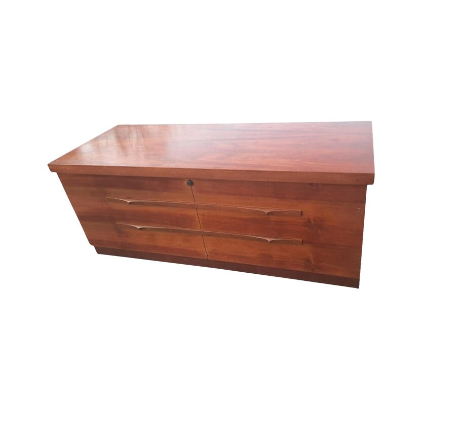 Vintage Cavalier Mahogany Cedar Blanket Chest, Circa 1940s