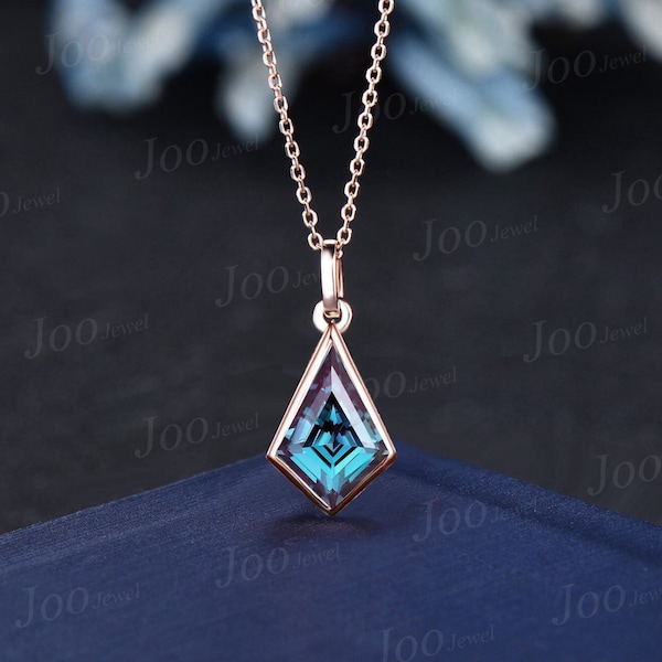 Bezel Set Color-Change Alexandrite Drop Necklace Vintage Kite Shaped Gemstone Pendant 14K Rose Gold Unique Solitaire Bridal Necklace Women