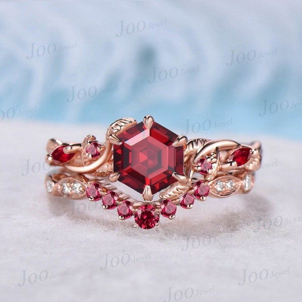 Inspiré de la nature Twist Ruby Ring Set Rose Gold 1ct Hexagon Branch Red Ruby Bague de fiançailles July Birthstone Bridal Set Unique Anniversary Gift