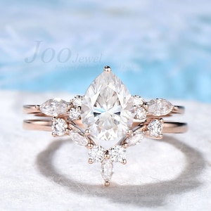 Pear Shaped Moissanite Engagement Ring Sterling Silver Cluster Diamond Engagement Ring Simple Wedding Bridal Set Rose Gold Dainty Jewelry