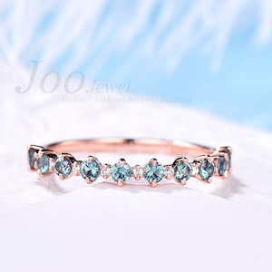 アレキサンドライトの結婚指輪、女性用アレキサンドライトリング、ヴィンテージローズゴールドシルバーリング、ハーフエタニティダイヤモンドリング、パーソナライズされた記念日リング