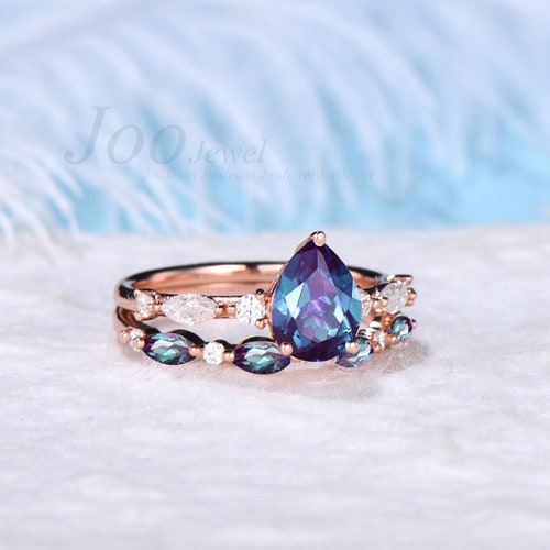 1.25ct Pear Shaped Color Change Alexandrite Ring June Birthstone Jewelry Alexandrite shops Wedding Band Moissanite Alexandrite Bridal Set Women