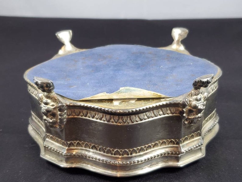 Vintage Dieu Et Mon Droit British Royal Crest Silver Plate Trinket Jewelry Box