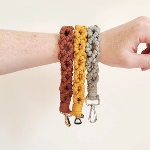 Macrame Wristlet - Diamond Pattern