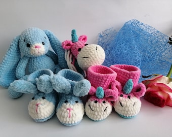 baby boots Baby gift cute unicorn pregnancy gift box with crochet toy cute soft sole booties animal slippers Welcome baby coming home