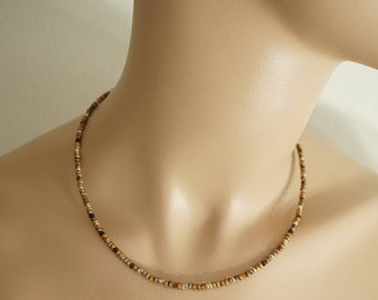 Ras de cou en perles oeil de tigre, collier de perles Picasso Miyuki, collier ras de cou minimaliste, cadeau pour elle, tour de cou avec pierres précieuses, collier oeil de tigre