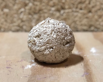 Escultura de bola de cáñamo, arte crudo natural, vida del cáñamo, decoración de cáñamo