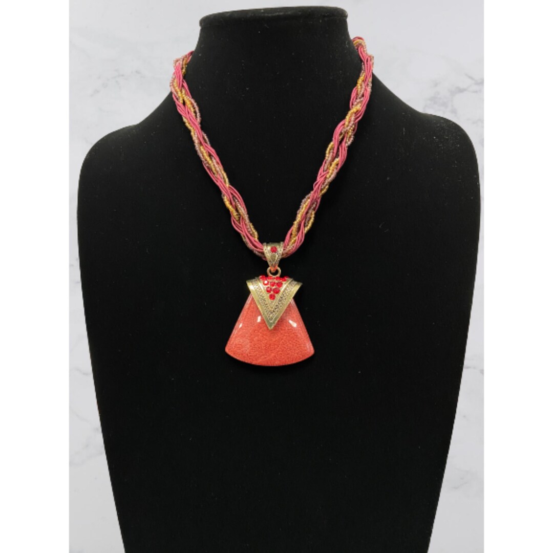 Thread Necklace With Pendant, Oval Pendant Necklace, Gemstone Pendant ...