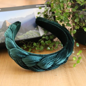 Green velvet braided headband,Braided hairband with wide frame,Solid women headband,Velvet padded headband,Vintage velvet wide headband