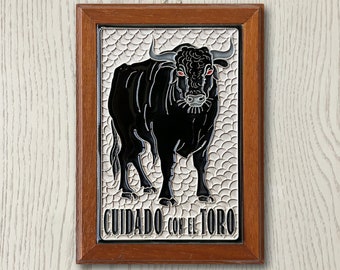 Creazioni Luciano, "CUIDADO con el TORO" (cm 10x15) (4"x 6") in Ceramica a rilievo, Handmade in Italy.