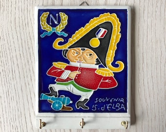 Creazioni Luciano, NAPOLEONE, Portachiavi da parete , Isola d'Elba, Wall Key Holder, (cm 10x14) in Ceramica a rilievo, Handmade in Italy.