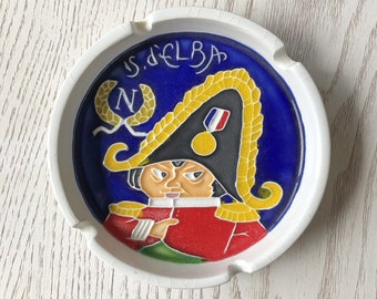 Creazioni Luciano, NAPOLEONE, Isola d'Elba, Ashtray, (cm Ø12) Posacenere in Ceramica a rilievo, Handmade in Italy.