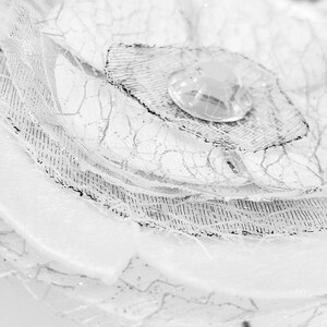 Fantasy FLOWER Bianco Argento Finitura TESSUTO per Festa di Matrimonio Evento Speciale DECORAZIONE Parete Appesa Collage Progetti Artigianali