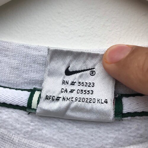 Pick!! Vintage NIKE Big spellout embroidery centre swoosh logo shops pullover jumper crewneck sweatshirt/fashionstyle/streetwear/hype