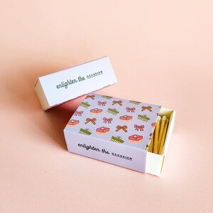 Gift Wrap Matchbox with White Wooden Matchsticks Gift Accessory