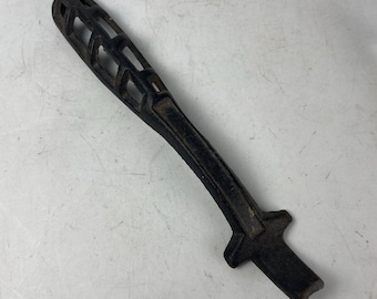 Antique cast iron Wood Stove Range lid lifter grate shaker 8-1/2 in, Vintage Range Accessories, Cooking
