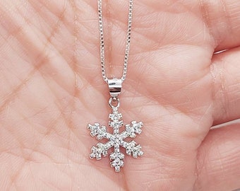 Snowflakes Necklace Silver, Winter Necklace Silver, Snowflake Jewelry Silver, Snowflake Charm Necklace, Snowflake Pendant, Christmas Jewelry