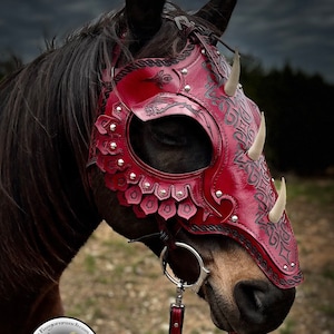 Glaurungs Bane Chamfron Oxblood