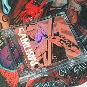 handgemaakte cyberpunk 2077 cd-sleutelhanger bedel samoerai cd-sleutelhanger johnny silverhand 5 cm x 4 cm