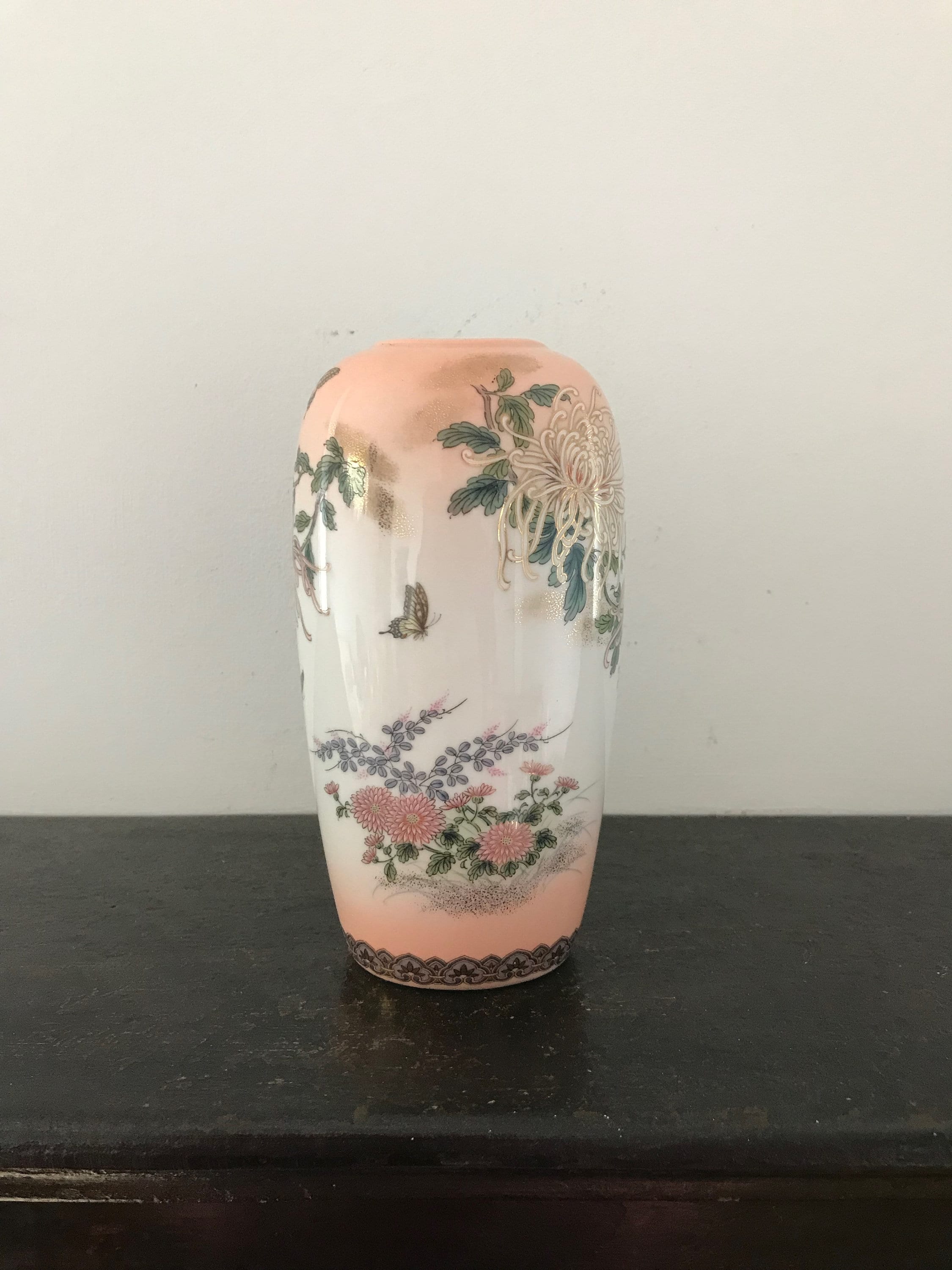 ●JAPANESE MODERN VINTAGE FLOWER VASE ● Antique Royal Nippon Nishiki Hand Painted Moriage Floral and Sail