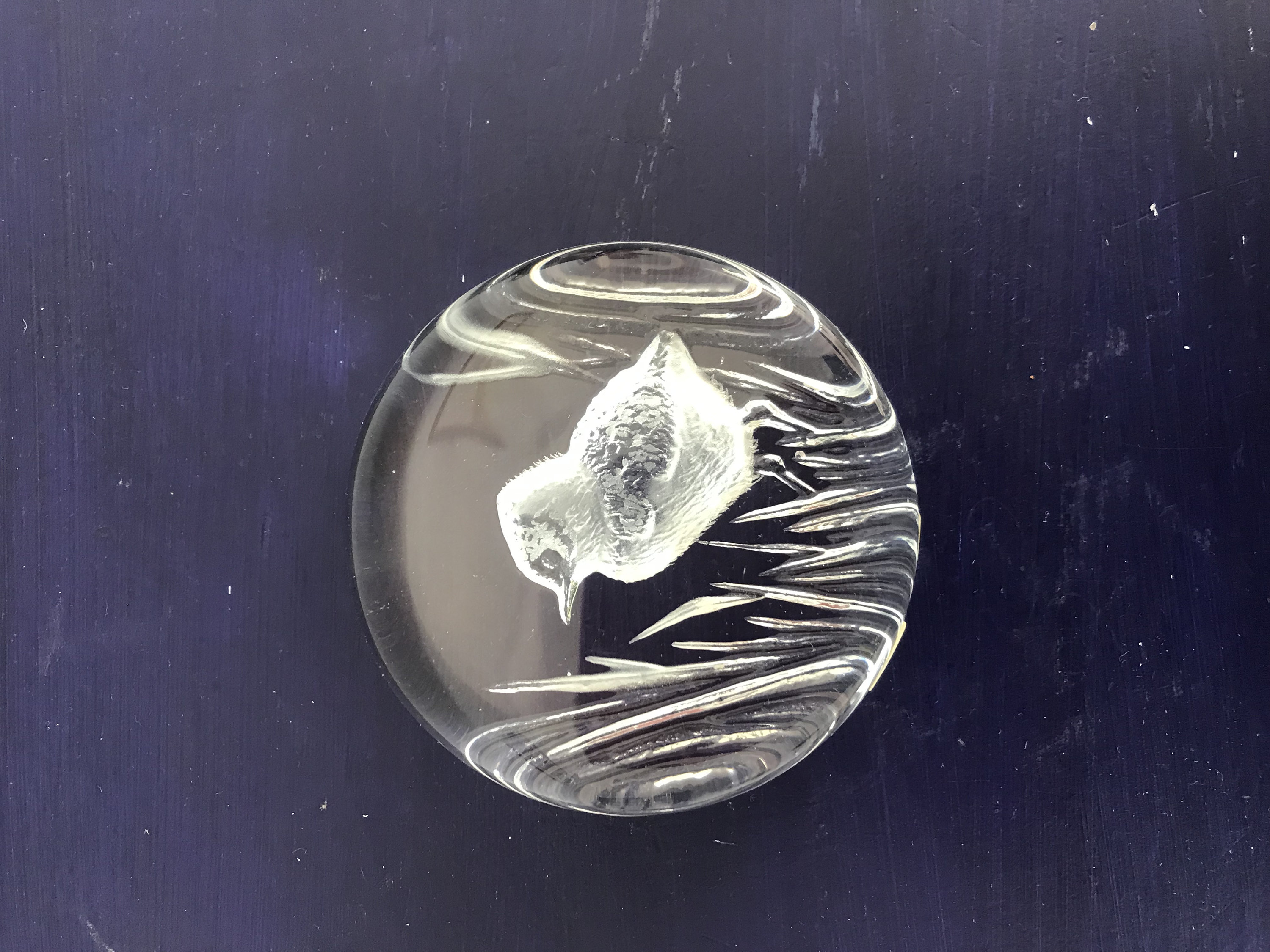 マッツ ジョナソン チック クリスタル ペーパーウェイト ロイヤル