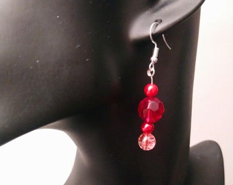 Boucles d'oreilles Ruby Red Glass Pearl Drop