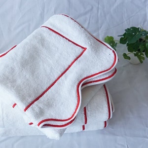 Scalloped & Border embroidery line Cotton Bath Towel Set 600 GSM