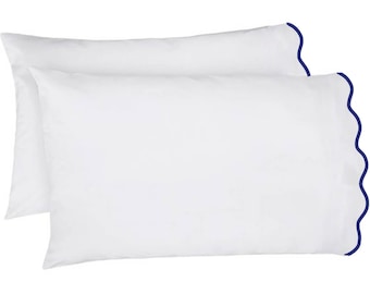400 Thread Count White Cotton Sateen Scalloped Piping Hotel Stitch Pillowcase (Set of 1)
