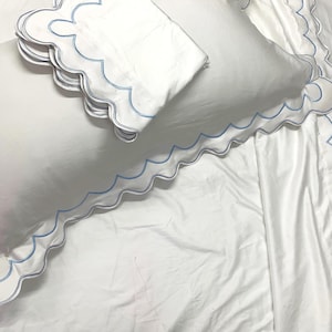 Double Scalloped Duvet Cover Set 400 Thread Count Cotton Sateen Hotel Stitch in Double Embroidery Border