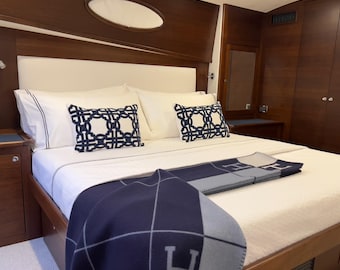 500 Thread Count White Cotton Sateen Hotel Stitch Sheet Set in Different Embroidery Border [15" (38cm) Deep fitted sheet]